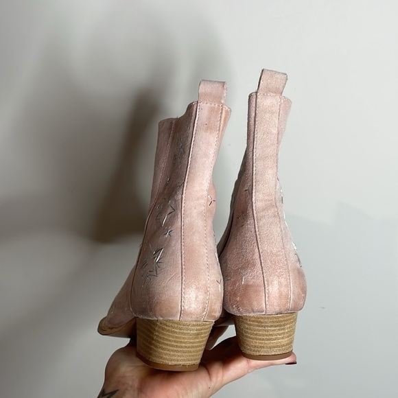 Free People | Bowers Pink Suede Star Embroidered Western Booties Size 7.5 NWOB - Picture 6 of 7